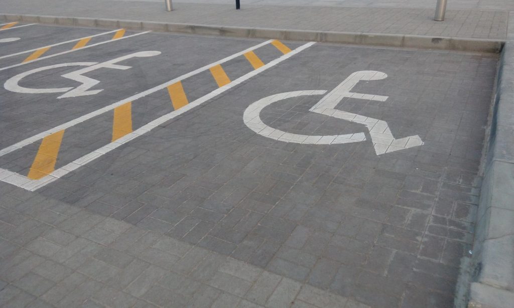 aparcamiento personas discapacidad